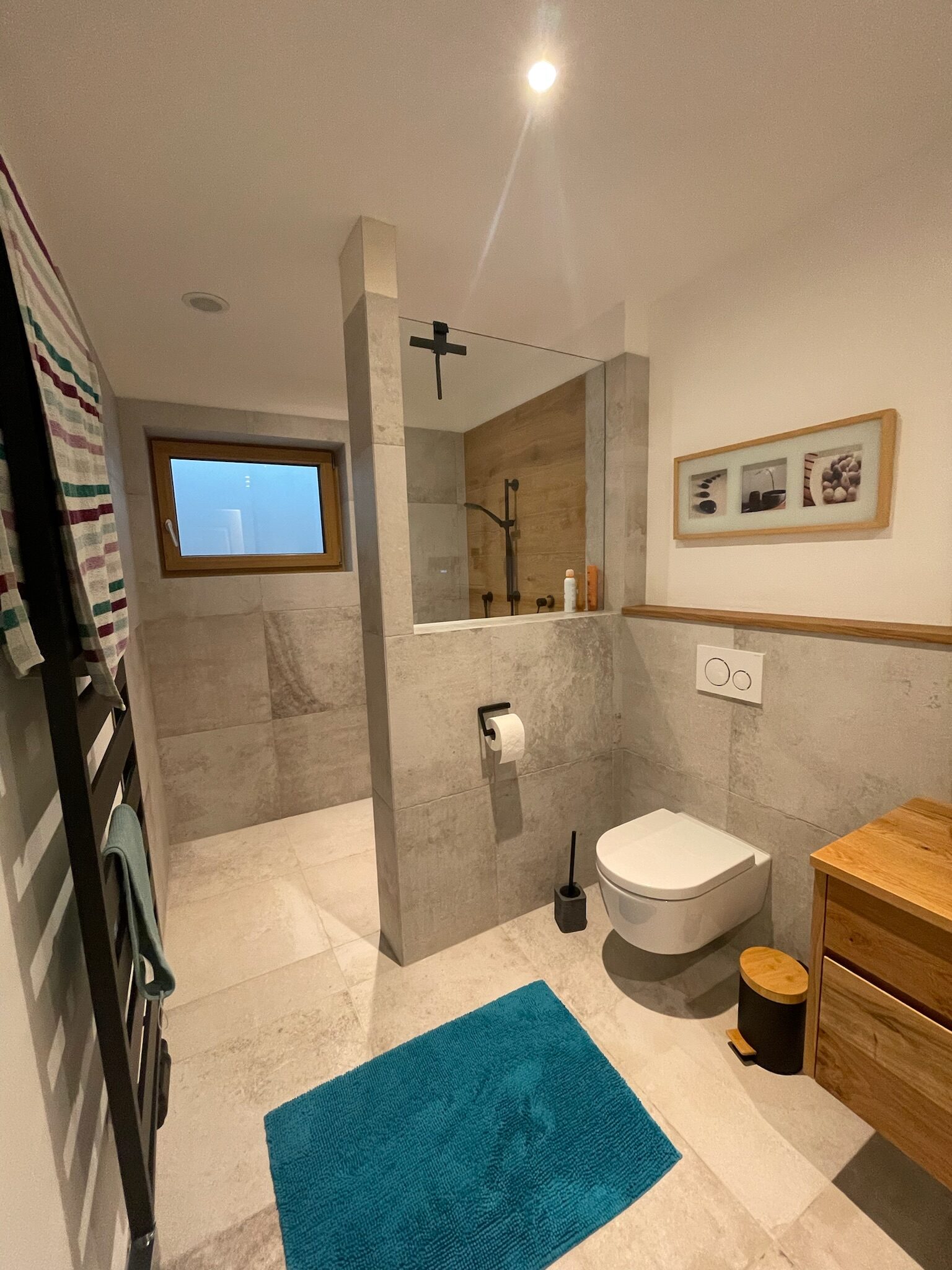 Zusätzliches Bad neben der Sauna
